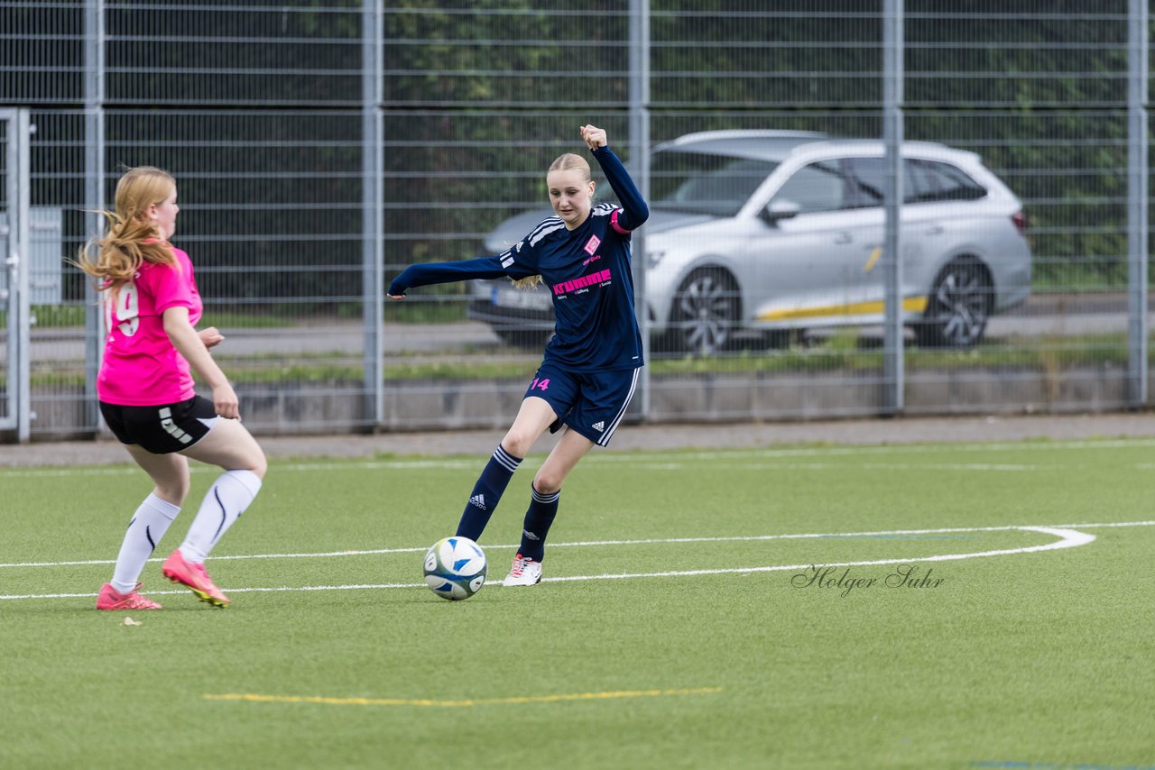 Bild 184 - wCJ Osterroenfelder TSV - VfL Pinneberg : Ergebnis: 0:15